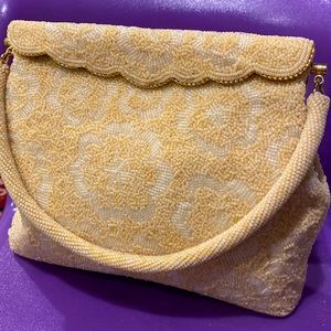 Vintage made in Hong Kong wedding occasion purse 👛 beaded pearls beautiful bag